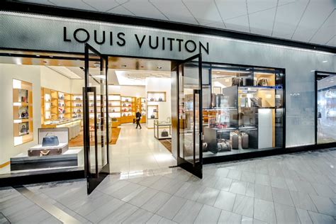 louis vuitton copley mall|louis vuitton massachusetts.